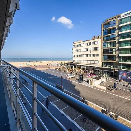 Zeezicht - Residentie Golfslag * Oostduinkerke